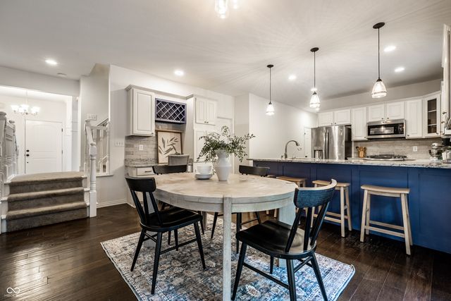 1498 Pondview, Carmel, IN 46032