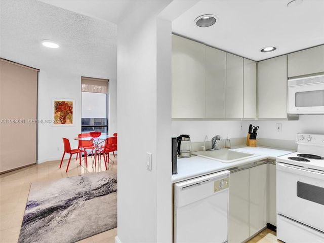 21150 Point Place 305, Aventura, FL 33180