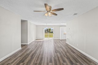 2122 SE Heathwood Circle, Port St Lucie, FL 34952