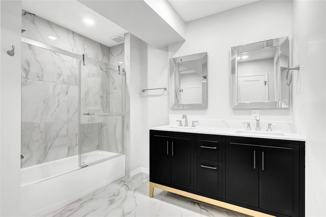 7 Briar Dale Court A, Houston, TX 77027