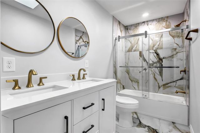 7 Briar Dale Court A, Houston, TX 77027