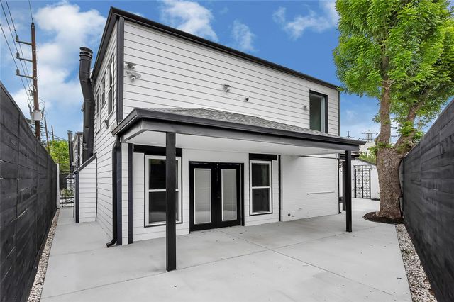 7 Briar Dale Court A, Houston, TX 77027