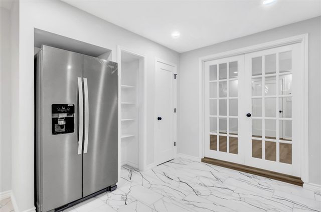 7 Briar Dale Court A, Houston, TX 77027