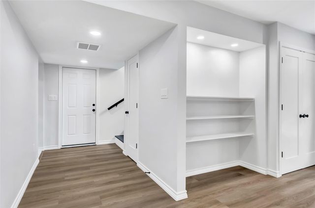 7 Briar Dale Court A, Houston, TX 77027