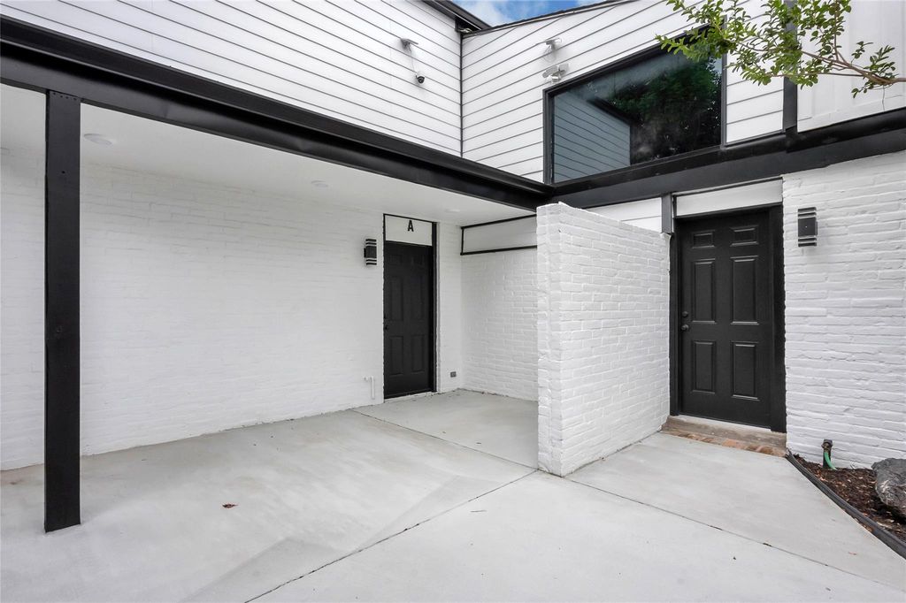 7 Briar Dale Court A, Houston, TX 77027