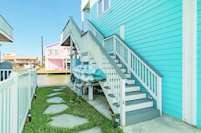 16702 Montego Way, Jamaica Beach, TX 77554