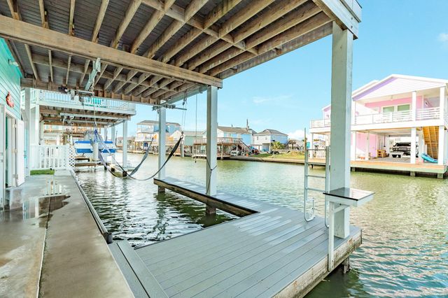 16702 Montego Way, Jamaica Beach, TX 77554