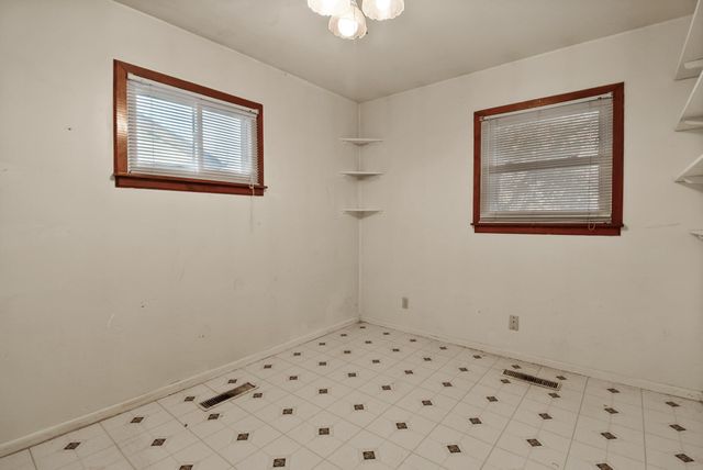 8132 Sycamore Avenue, Highland, IN 46322