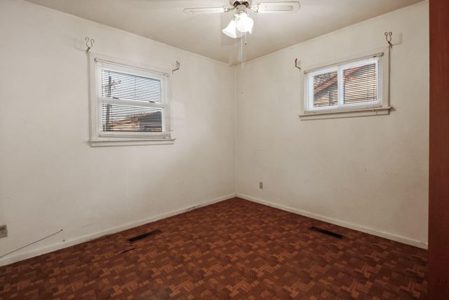 8132 Sycamore Avenue, Highland, IN 46322