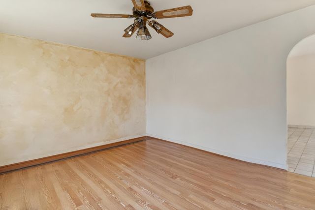 8132 Sycamore Avenue, Highland, IN 46322