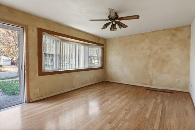 8132 Sycamore Avenue, Highland, IN 46322