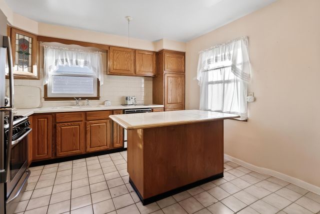 8132 Sycamore Avenue, Highland, IN 46322