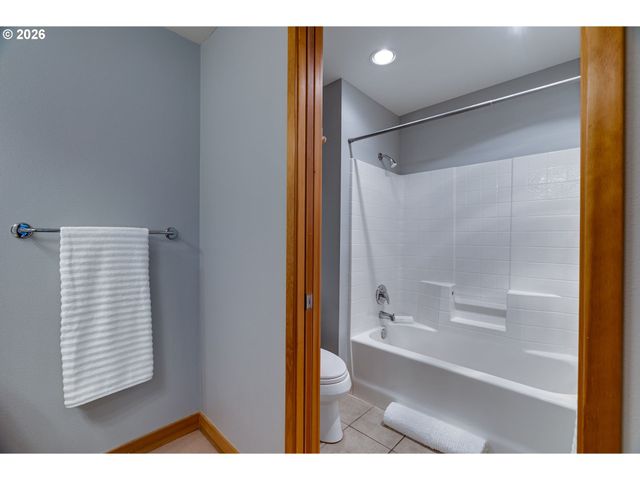 300 W 8TH St W 236E, Vancouver, WA 98660