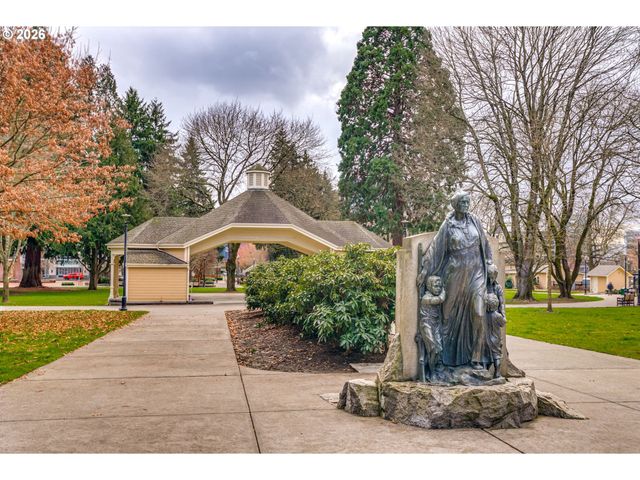 300 W 8TH St W 236E, Vancouver, WA 98660