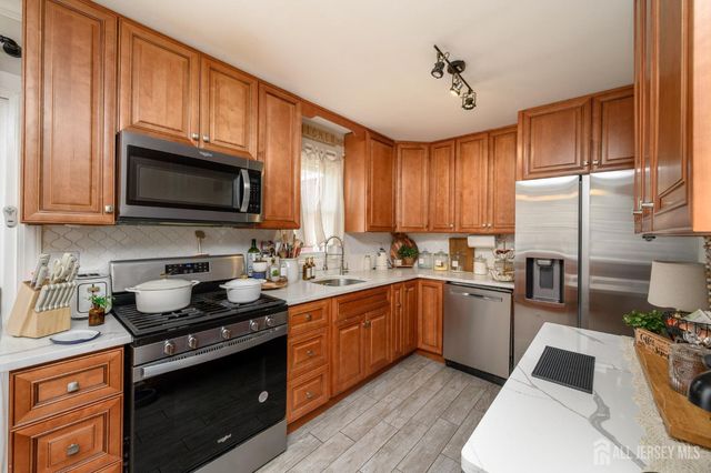 86 Leber Avenue, Carteret, NJ 07008