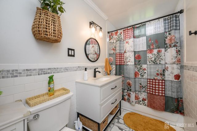 86 Leber Avenue, Carteret, NJ 07008