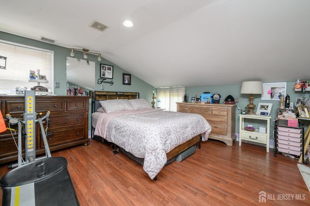 86 Leber Avenue, Carteret, NJ 07008