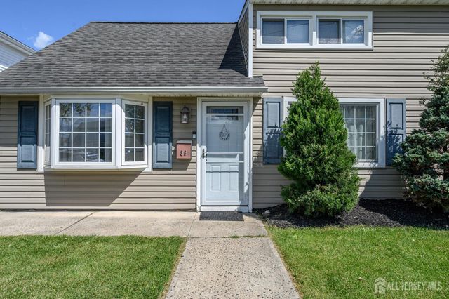 86 Leber Avenue, Carteret, NJ 07008