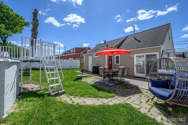 86 Leber Avenue, Carteret, NJ 07008