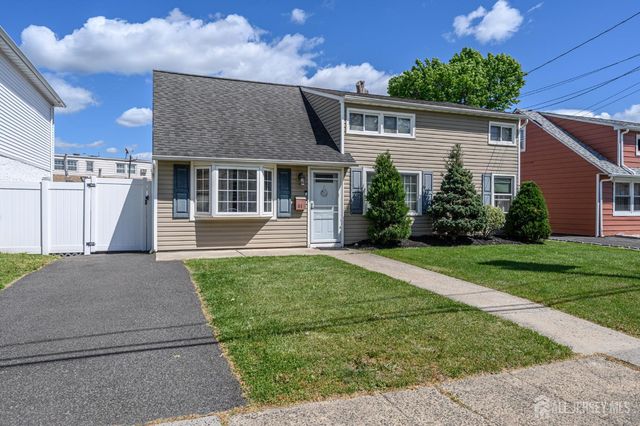 86 Leber Avenue, Carteret, NJ 07008