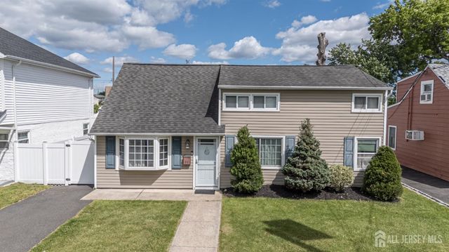 86 Leber Avenue, Carteret, NJ 07008