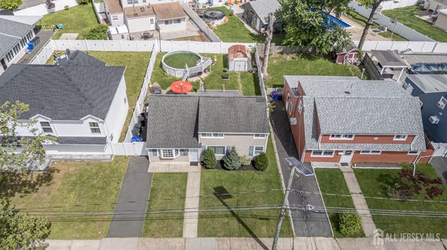 86 Leber Avenue, Carteret, NJ 07008
