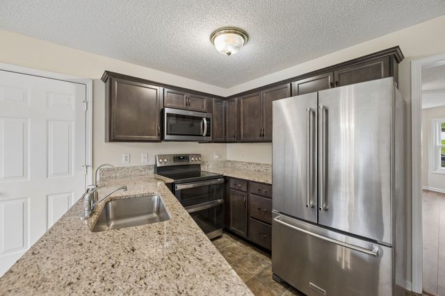 2687 Blue Willow Ct, Clarksville, TN 37042