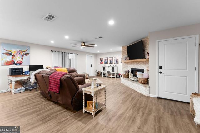 196 Adams Duncan Road, Hull, GA 30646