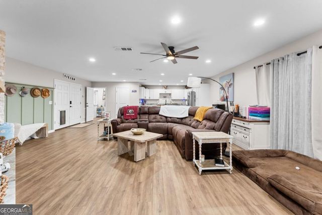 196 Adams Duncan Road, Hull, GA 30646