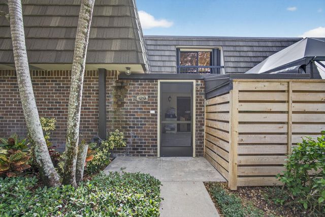 1213 12th Terrace, Palm Beach Gardens, FL 33418