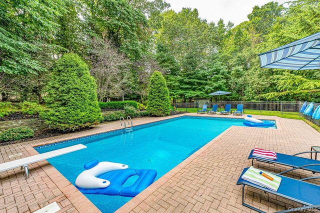 9 Fox Meadow Lane, Head Of The Harbor, NY 11780