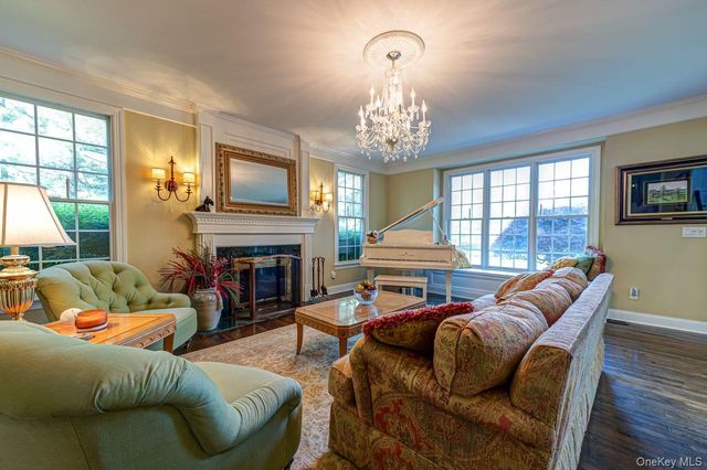 9 Fox Meadow Lane, Head Of The Harbor, NY 11780