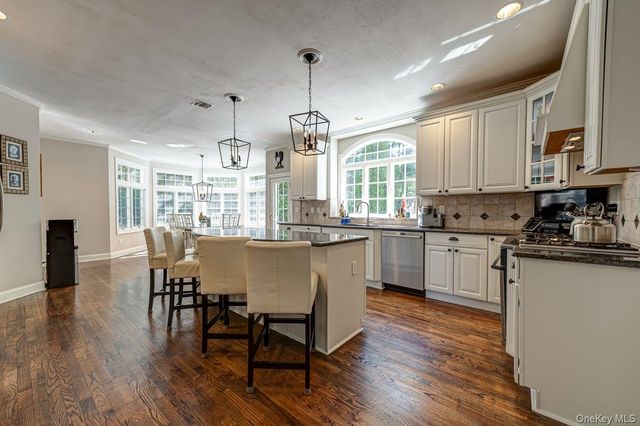 9 Fox Meadow Lane, Head Of The Harbor, NY 11780