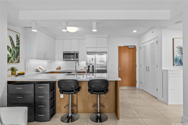 629 Keeaumoku Street 2810, Honolulu, HI 96814