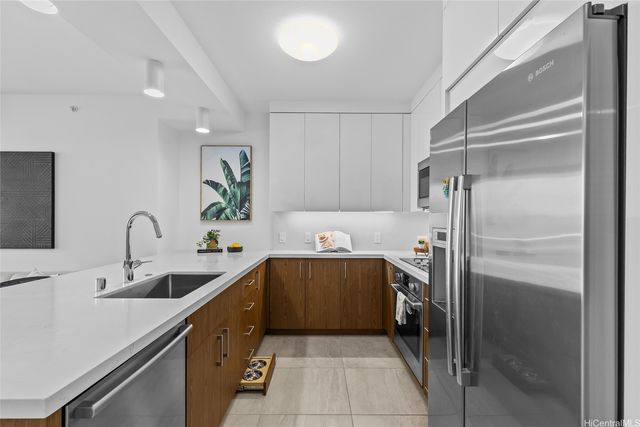 629 Keeaumoku Street 2810, Honolulu, HI 96814