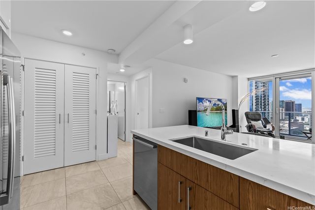 629 Keeaumoku Street 2810, Honolulu, HI 96814