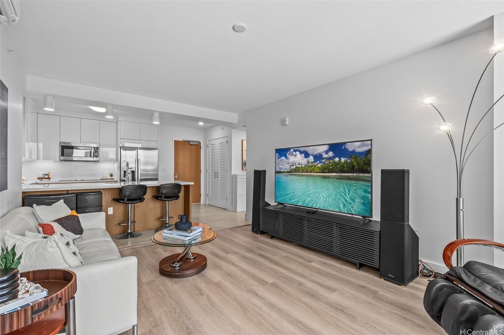 629 Keeaumoku Street 2810, Honolulu, HI 96814