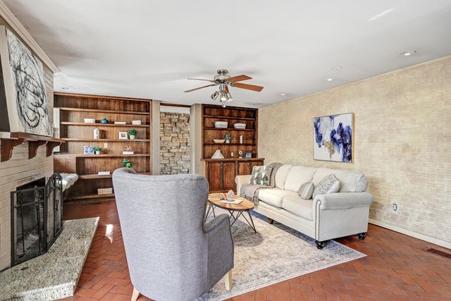 1320 Stagecoach Lane SE, Albuquerque, NM 87123