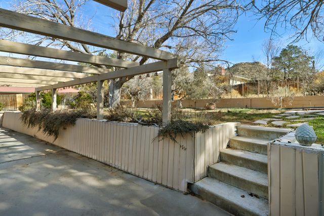 1320 Stagecoach Lane SE, Albuquerque, NM 87123