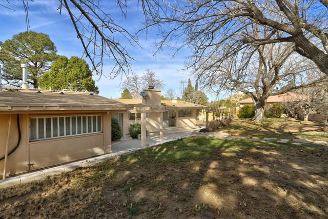 1320 Stagecoach Lane SE, Albuquerque, NM 87123