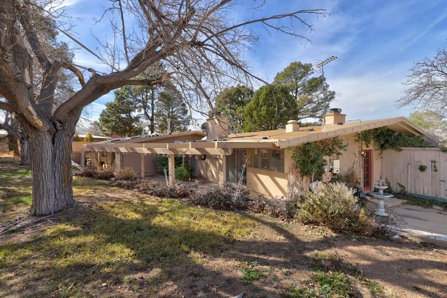 1320 Stagecoach Lane SE, Albuquerque, NM 87123