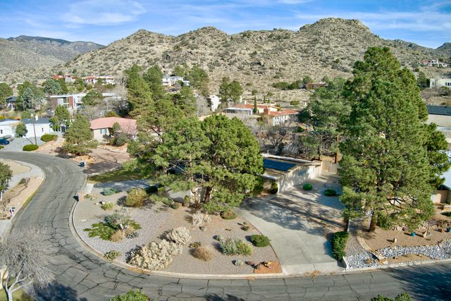 1320 Stagecoach Lane SE, Albuquerque, NM 87123