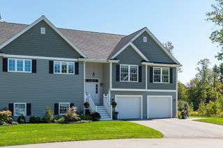 31 Cypress Circle, Exeter, NH 03833