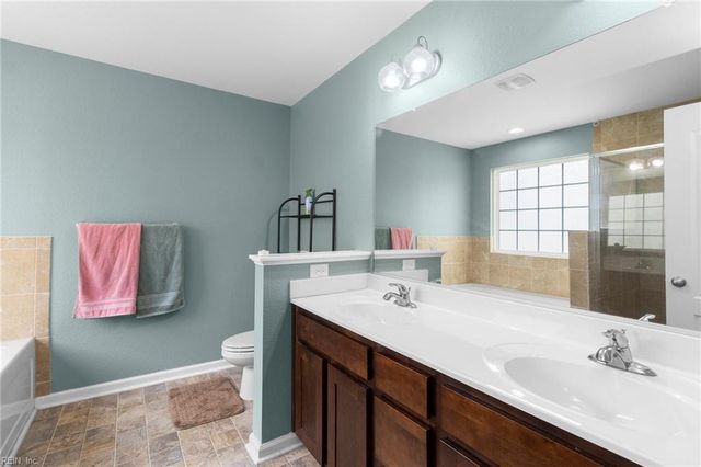 2160 Redgate DR, Suffolk, VA 23434