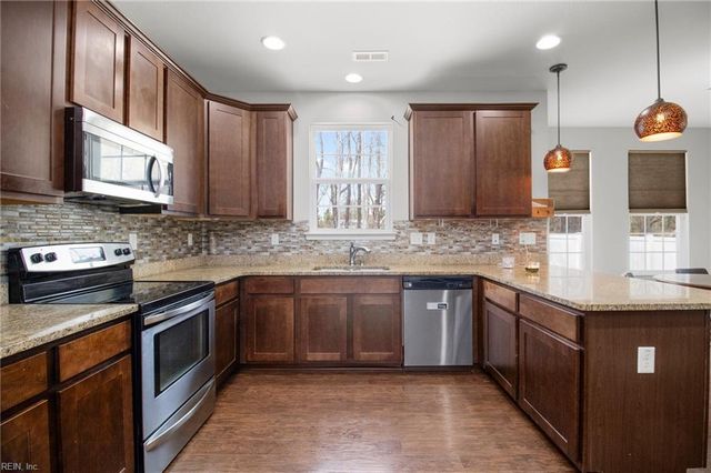 2160 Redgate DR, Suffolk, VA 23434