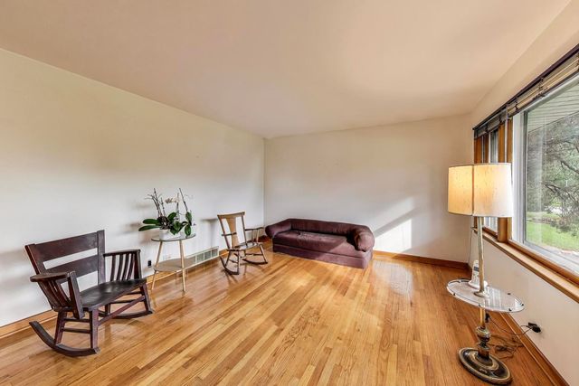 738 N Parker Street, Elmhurst, IL 60126