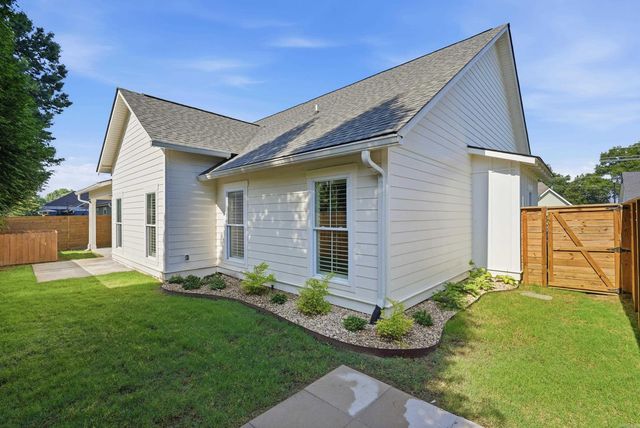 940 Woodland Cove, Conway, AR 72034