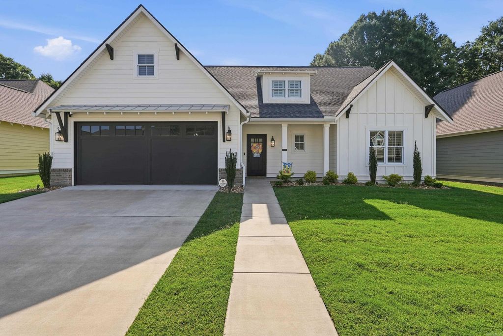 940 Woodland Cove, Conway, AR 72034