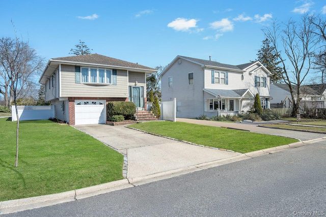 178 5th Avenue, West Babylon, NY 11704