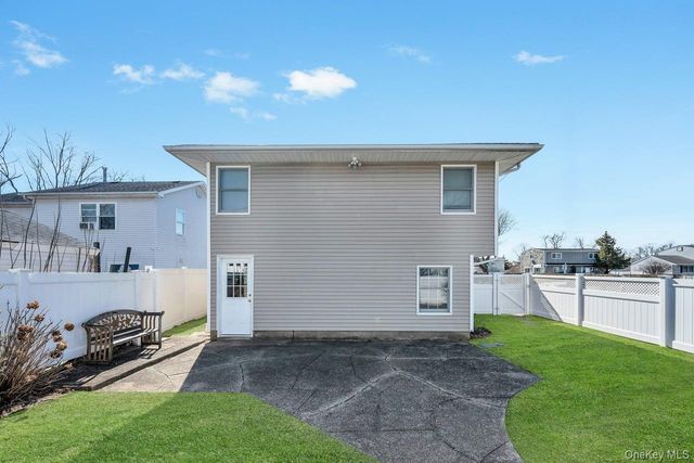 178 5th Avenue, West Babylon, NY 11704